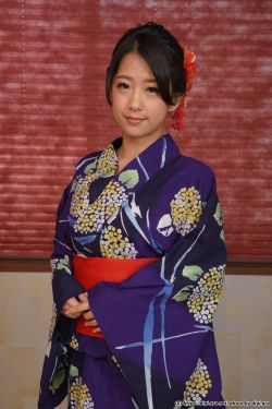 与亲女洗澡时伦了视频